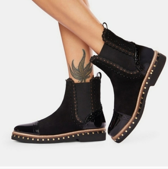 Free People Atlas Black Chelsea Boots - Picture 2 of 15